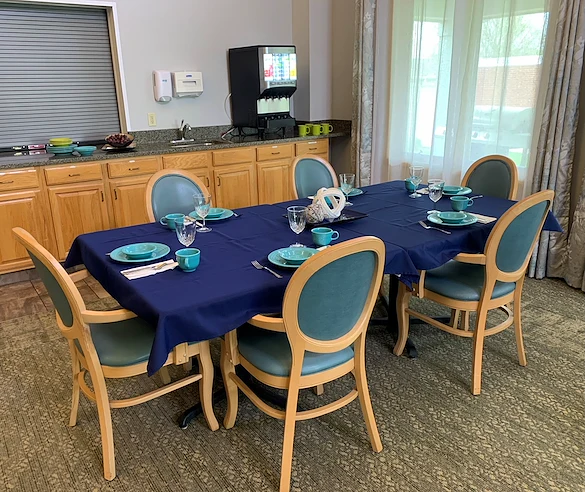 Image of Mills Harbour Assisted Living Lake (3)