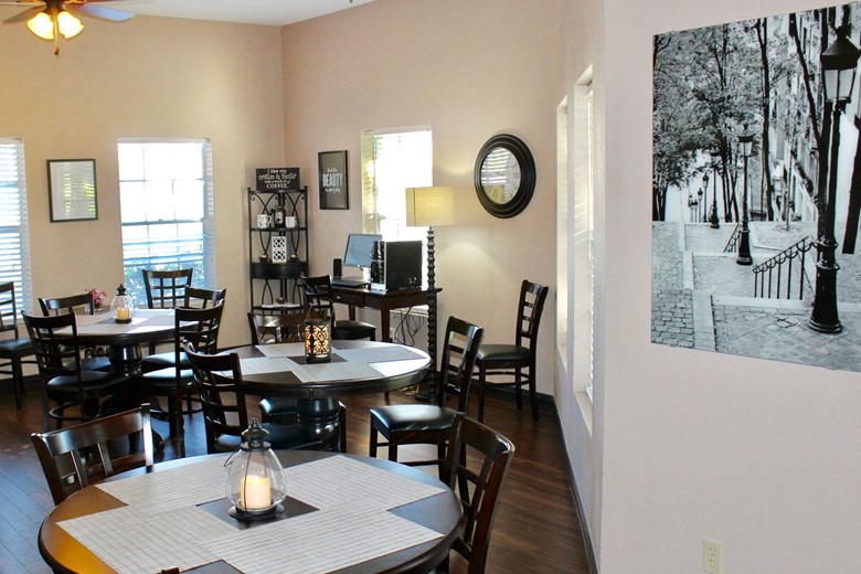 Image of Oasis At Pearland (2)