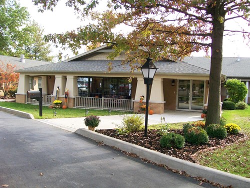 Image of Roselawn Manor Senior Living (1)
