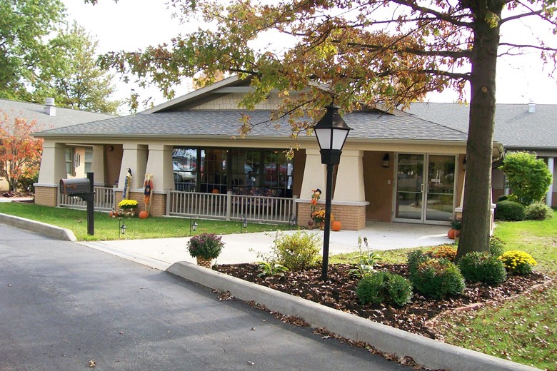 Image of Roselawn Manor Senior Living (1)