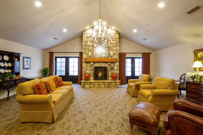 Image of Oaks at Alpharetta (2)