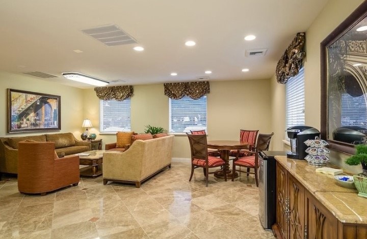 pacifica-senior-living-vacaville-image-2