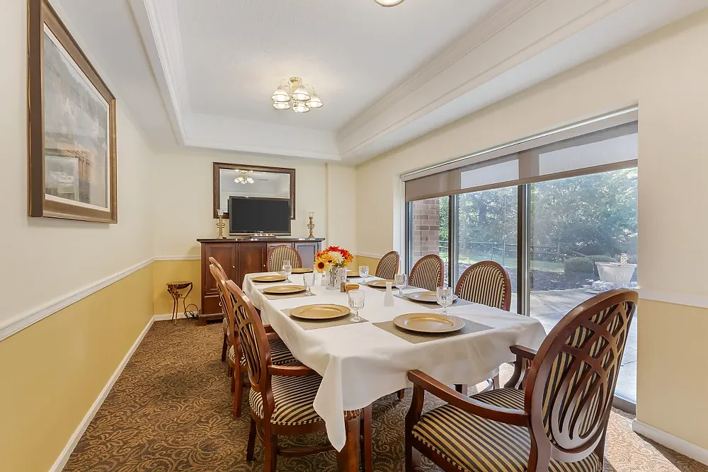 Image of Westlake Pointe Senior Living (3)