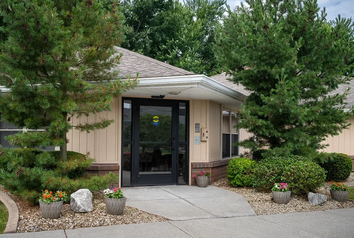 Image of Luther Oaks (2)