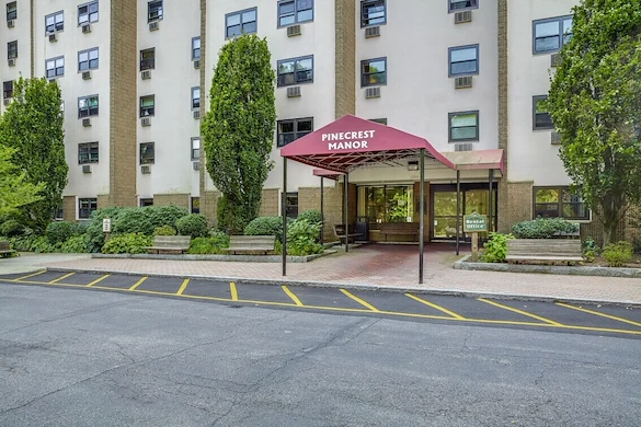 Image of Pinecrest Manor (3)