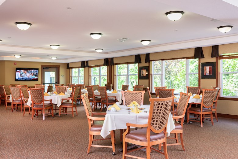 Dining area at Kingsley Shores 