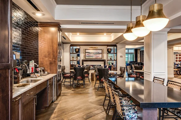 The Commons on Meridian Senior Living in Indianapolis, IN community dining area