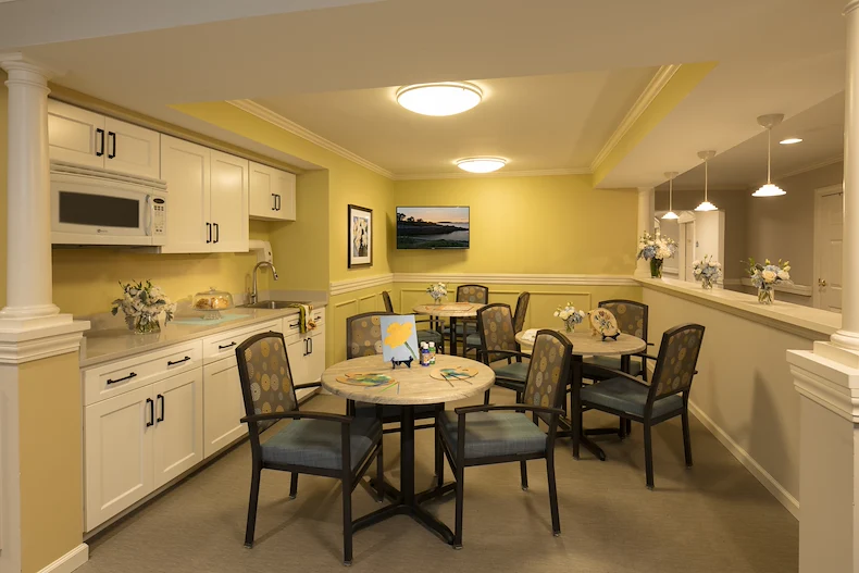 Image of Compass on the Bay (5)