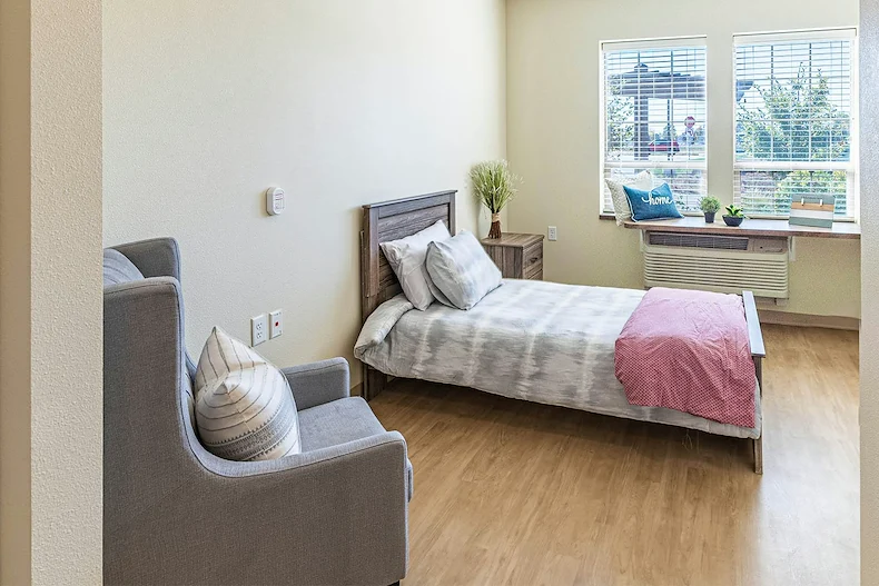 Aspens at Fort Collins Senior Living, senior living community offering assisted living, memory care, and respite care in Fort Collins, CO, bedroom