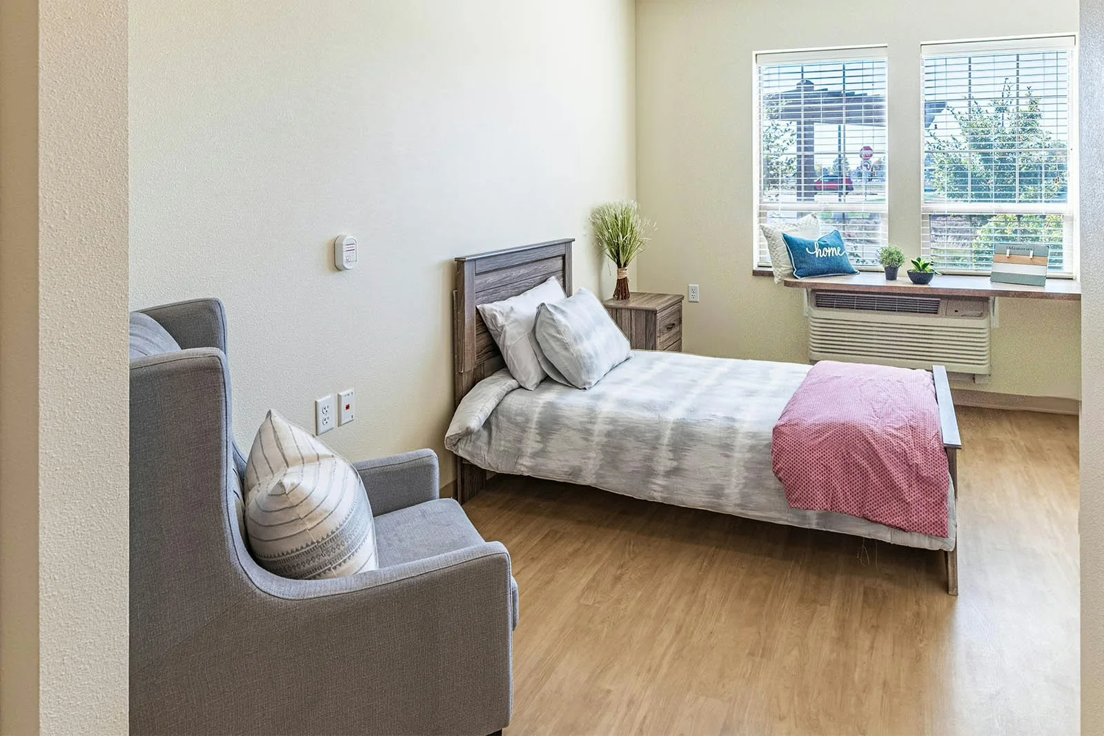 Aspens at Fort Collins Senior Living, senior living community offering assisted living, memory care, and respite care in Fort Collins, CO, bedroom