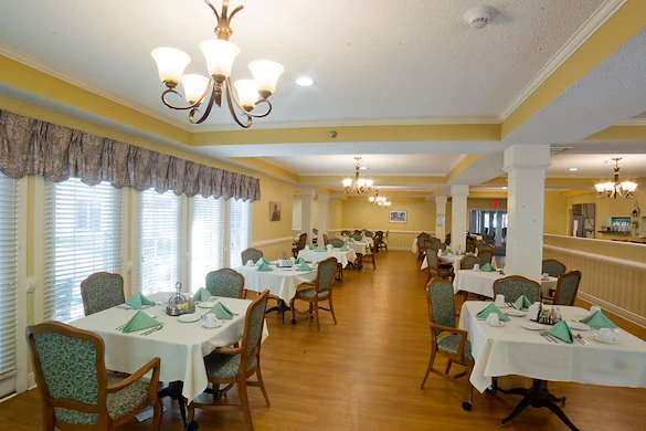 Image of Ecumen Lakeview Commons (3)