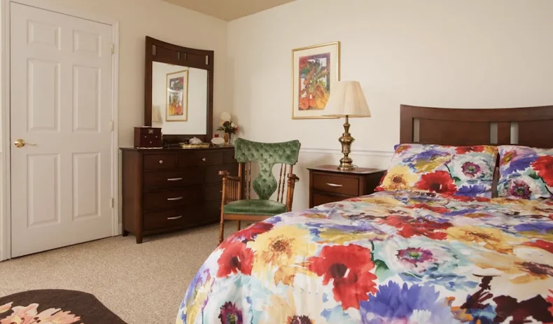 Image of White Oaks (3)