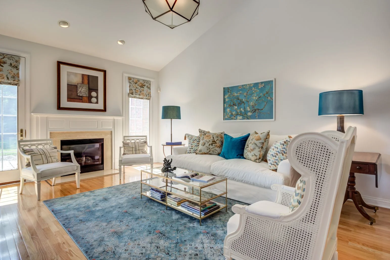 Image of Lake Forest Place (8)