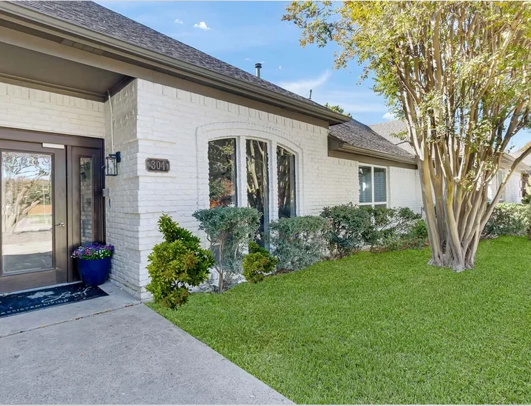 Image of Silver Leaf Allen (2)