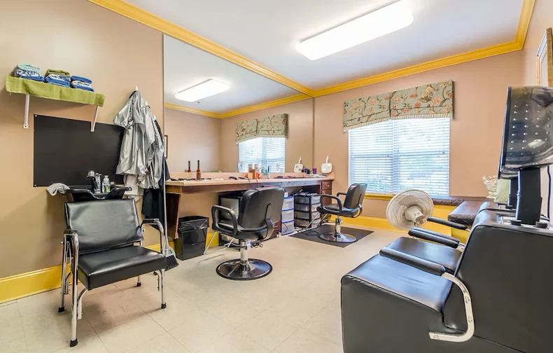 Image of Parkland Manor (7)