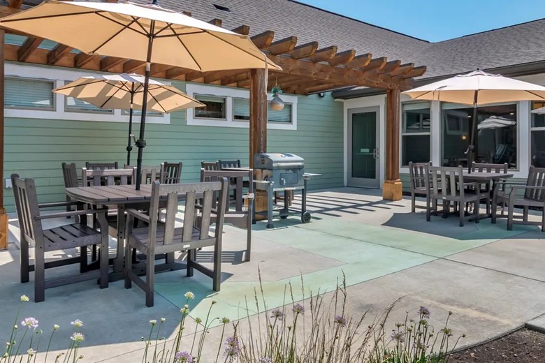 Image of Tiffany Springs Rehabilitation & Health Care Center (2)