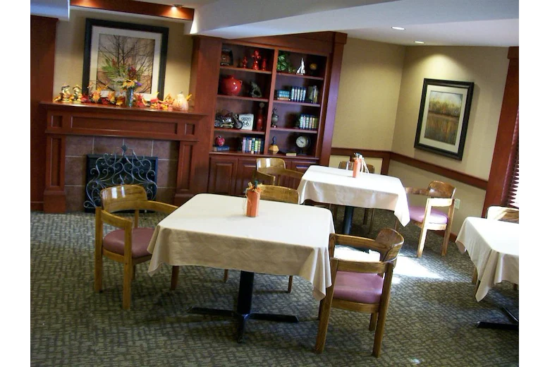 Image of Roselawn Manor (2)