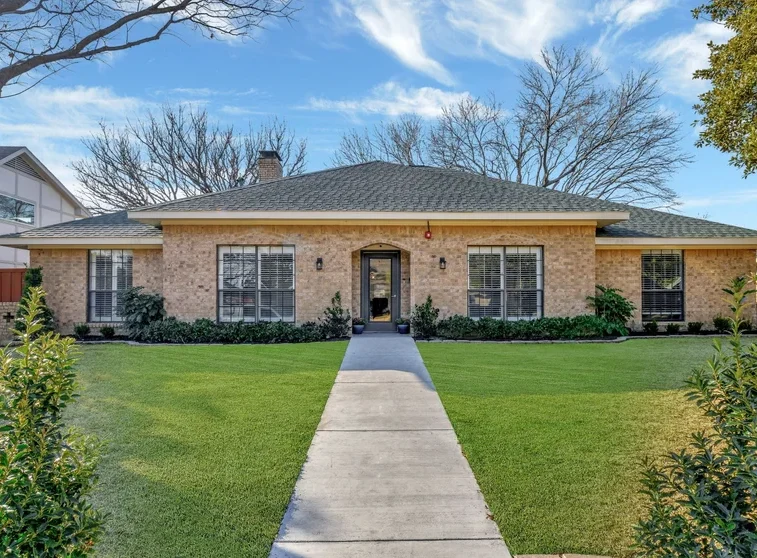 Image of Silver Leaf Plano (1)