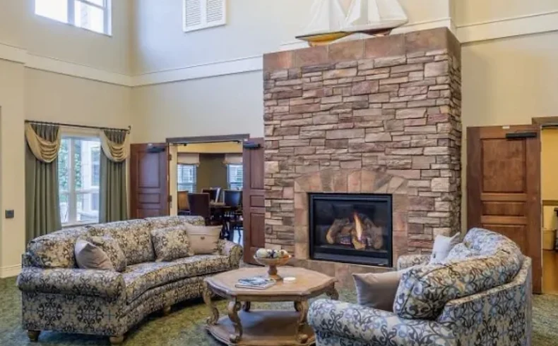 Image of Deephaven Woods (4)