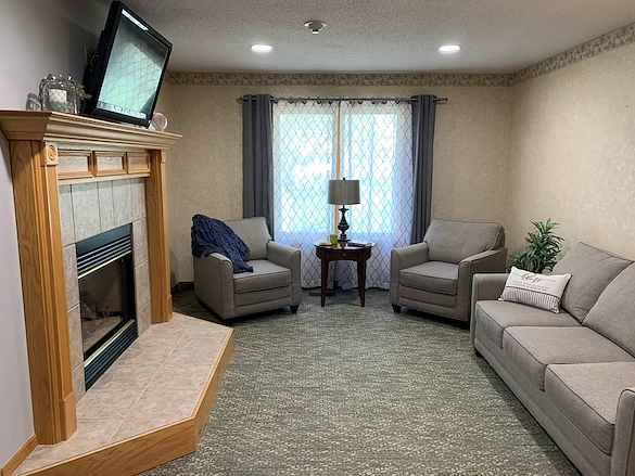 Image of Mills Harbour Assisted Living Lake (5)