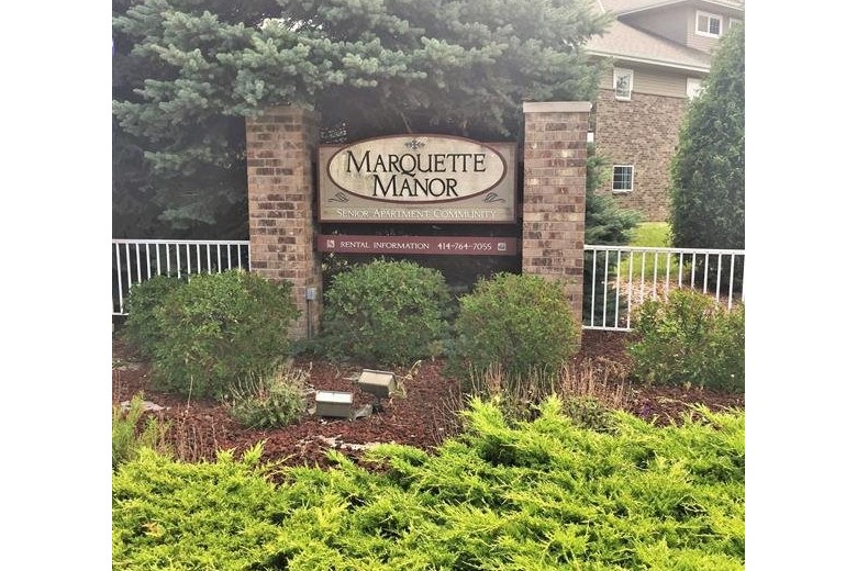 Image of Marquette Manor (3)
