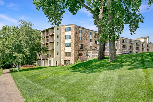 Image of Lake Minnetonka Shores (9)