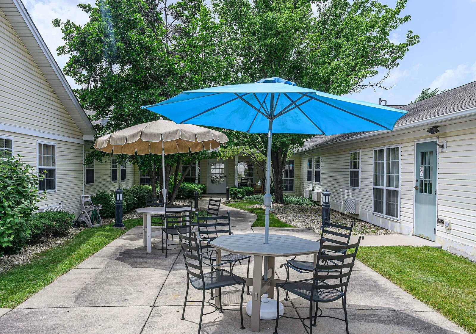 Image of Arden Courts of Elk Grove (2)