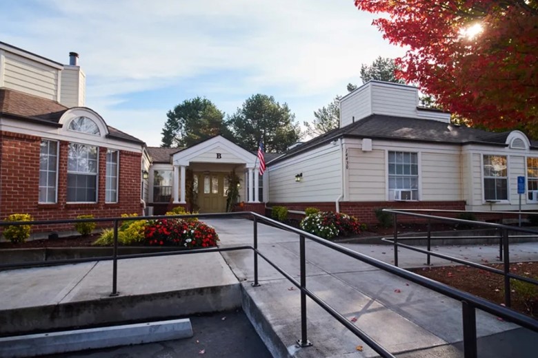 Image of Farmington Square Beaverton (6)