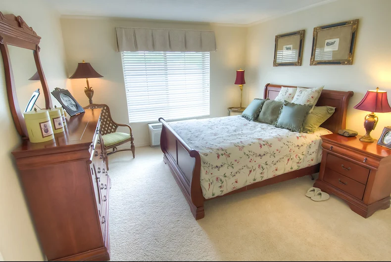 Image of Bridge at Garden Plaza (4)