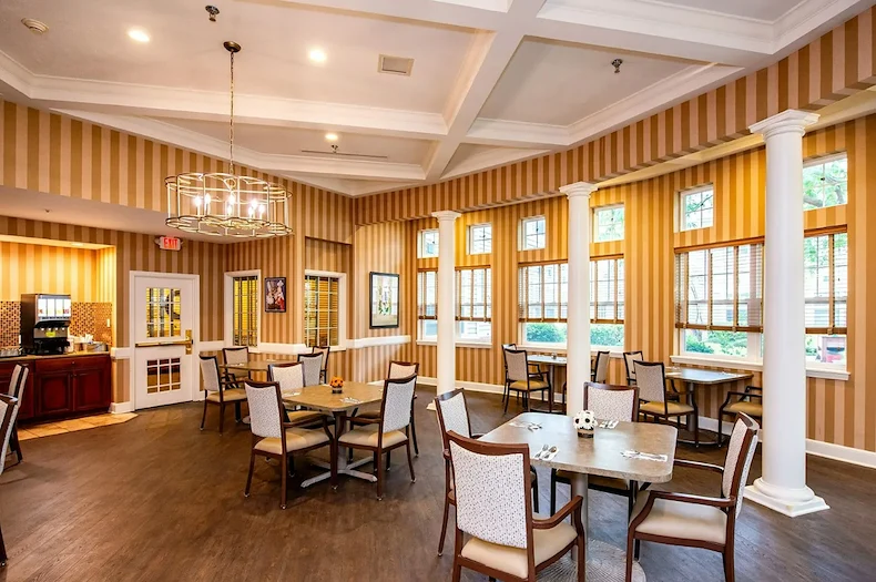 Westlake Woods by New Perspective senior living community offering assisted living in Erie, PA, dining room great for eating or activities