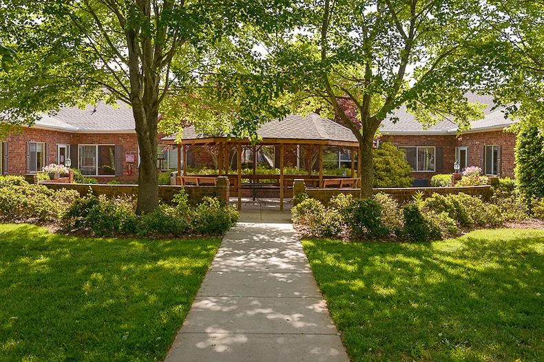 Image of Life Care Center Of Hendersonville (2)