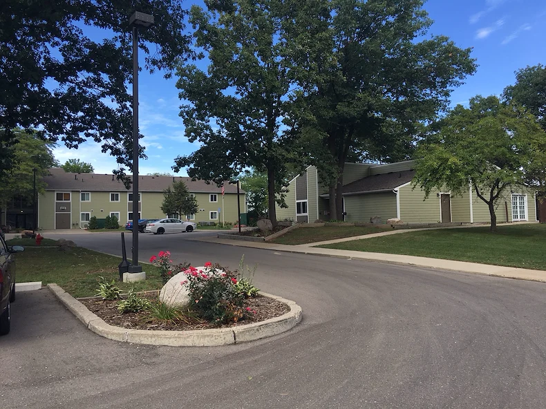 Image of Mill Pond Manor Apartments (2)