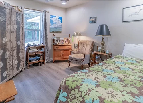 Image of Silver Leaf Denison on Crawford (9)