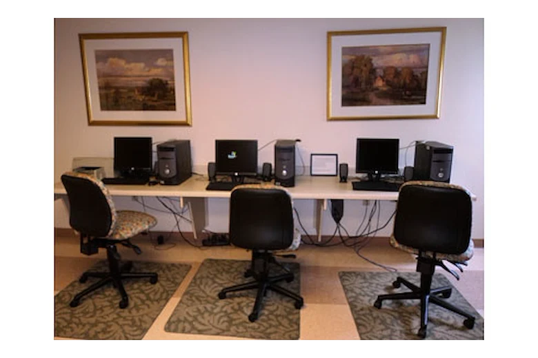 Image of Pineview Apartments (4)