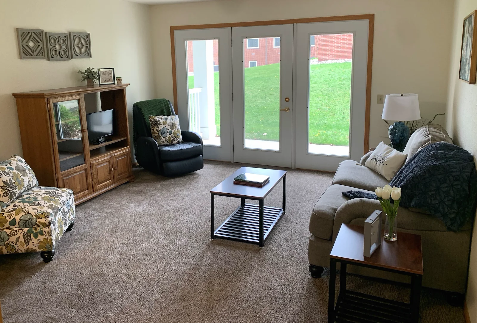 Image of Mills Harbour Assisted Living Lake (9)