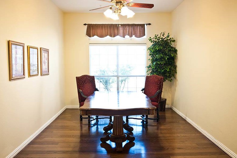 Image of Rambling Oaks Courtyard Extensive Care Community (3)
