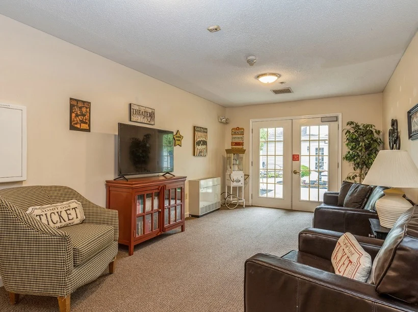 Image of Dewolfe Place (4)