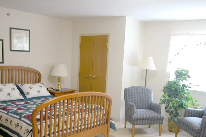 Image of Assisted Living at Miller's Merry Manor - Wakarusa, IN (3)