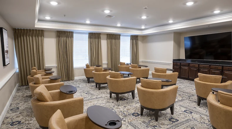 Image of Woodland Hills (10)