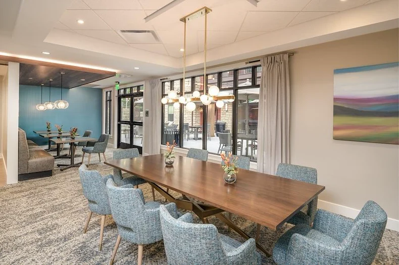 Image of The Crescent (3)