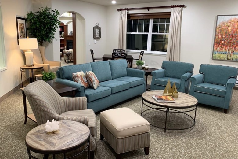 Hessler Heights Gracious Retirement Living Hawthorn Senior Independent Living in Leesburg, Virginia living room