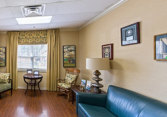 Pruitthealth Skilled Nursing & Rehabilitation Center Senior Care in Dillon, South Carolina living room