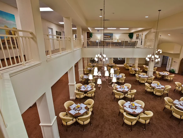 The Rio Grande Gracious Retirement Living Hawthorn Senior Independent Living in Rio Rancho community dining room