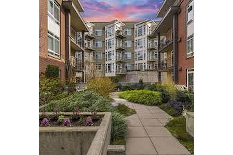 Image of Merrill Gardens at Kirkland (2)