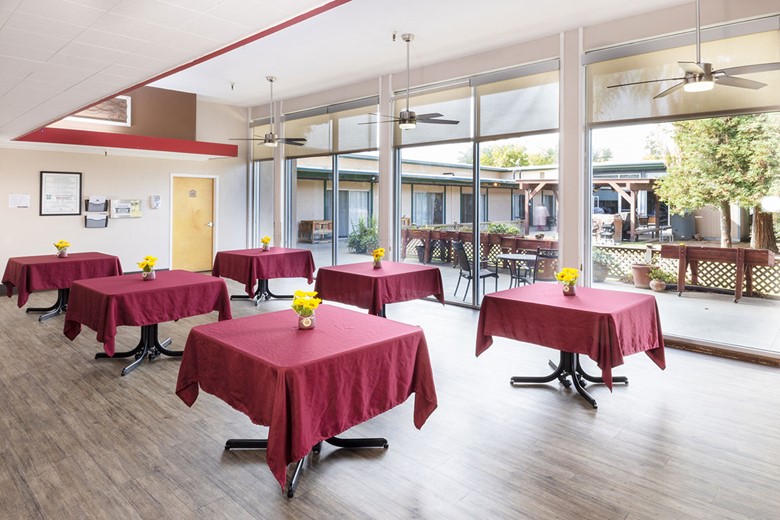 Image of Oakwood Gardens Care Center (7)