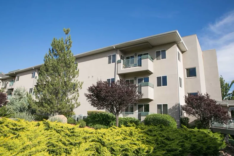 Independent living, assisted living, and memory care at Las Fuentes Resort Village in Prescott, AZ, exterior