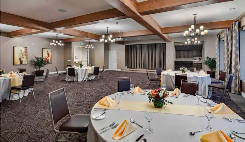 Image of Oakmont of Fullerton (4)