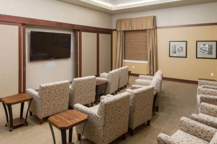 Image of Merrill Gardens at Madison (6)