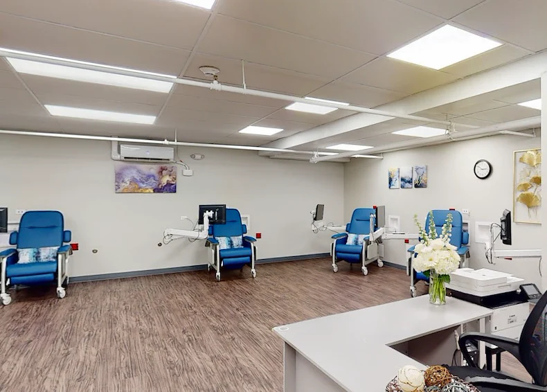 Image of Zahav Of Berwyn (3)