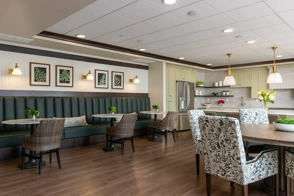 Image of Amira Bloomington (3)